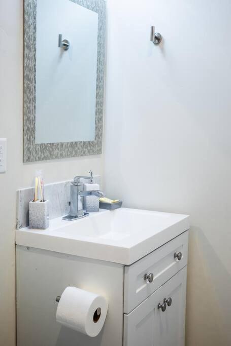 1-Bedroom With Cali King Size Bed In San Diego Extérieur photo