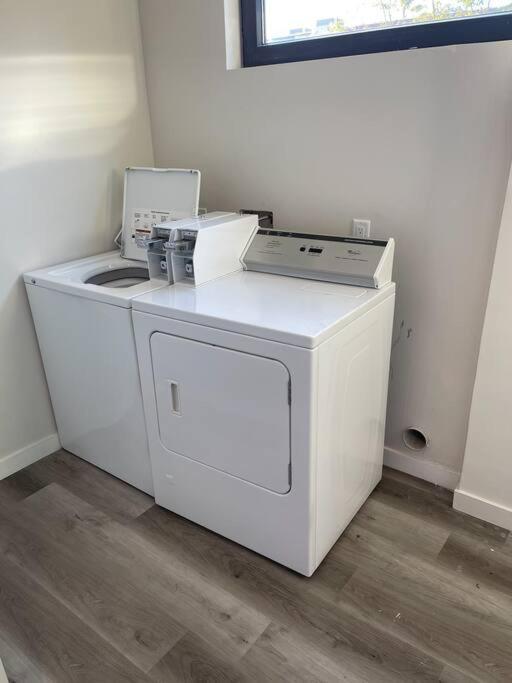 1-Bedroom With Cali King Size Bed In San Diego Extérieur photo