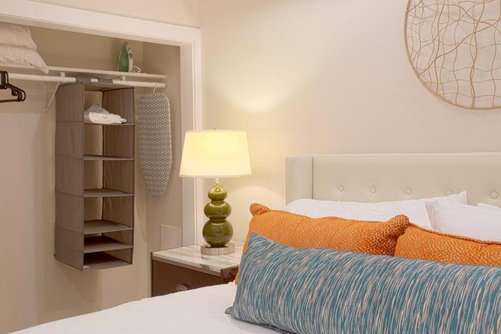 1-Bedroom With Cali King Size Bed In San Diego Extérieur photo